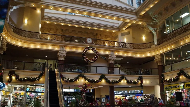 Borse In Pelle Torebka Skórzana Okrągła W Kolorze Czarnym 948