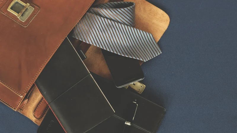 Elegancka stylowa teczka biznesowa na laptopa brązowa 15,6 Ashburn brązowy