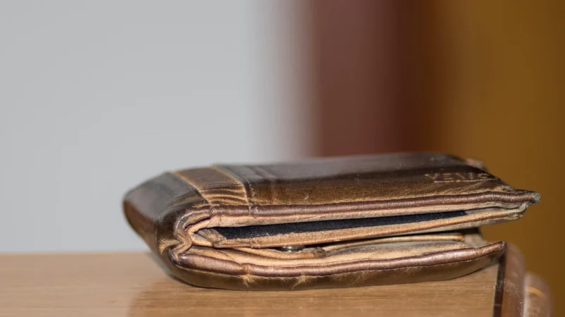 Etui na dokumenty brązowe Peterson PTN OKL-GRVT BROWN