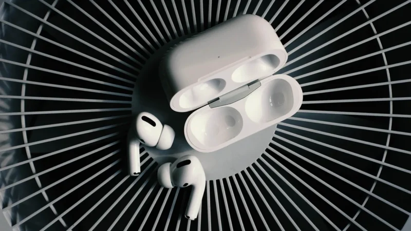 KARL LAGERFELD AIRPODS PRO COVER CZARNY (KF000310)