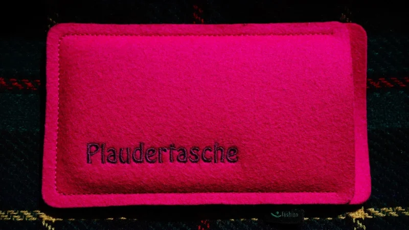 Karl Lagerfeld Liquid Glitter & Choupette – Etui iPhone 13 mini (srebrny)