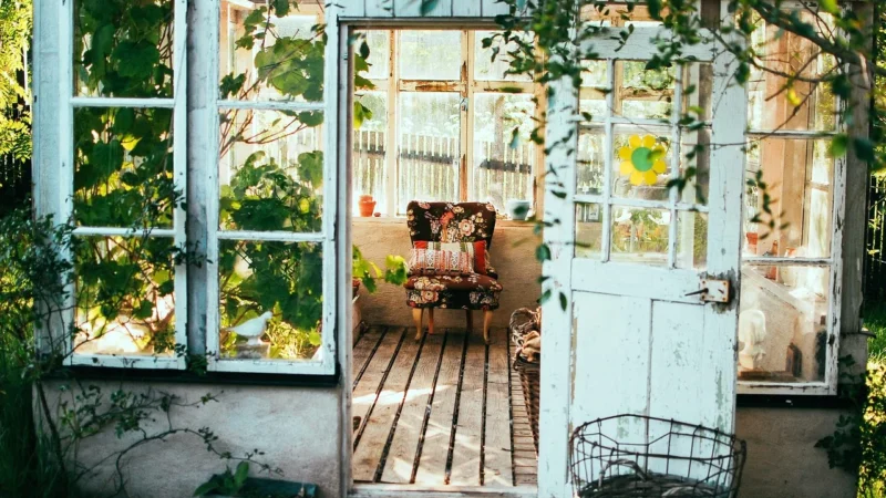 Lumarko Listonoszka W Stylu Vintage Z Biżuteryjnym Brelokiem!