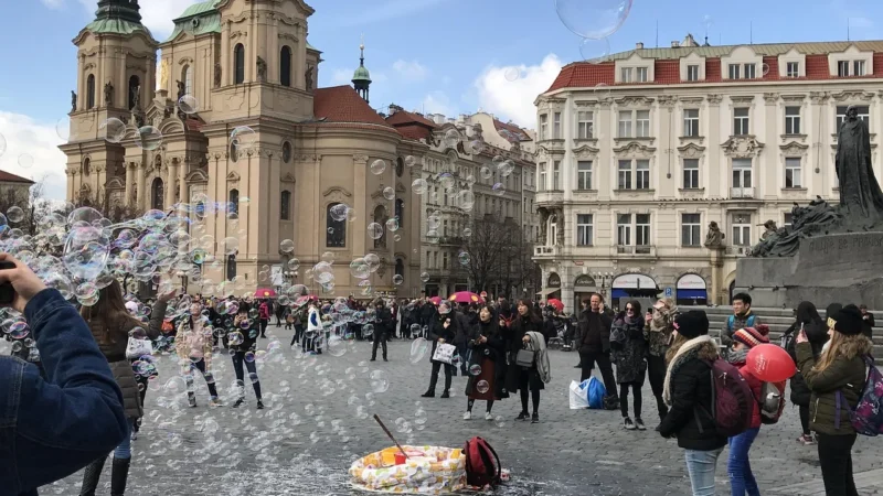 MODNE SNEAKERSY NA SZEROKIEJ PLATFORMIE