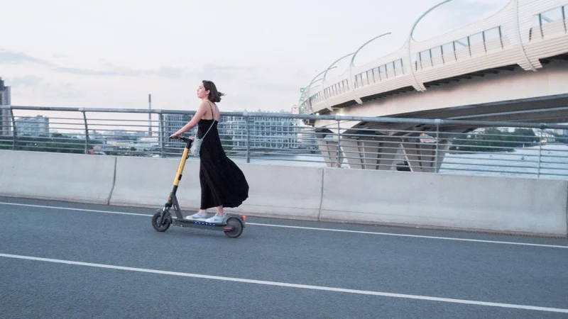 Motus Scooty 10 Lite 2022