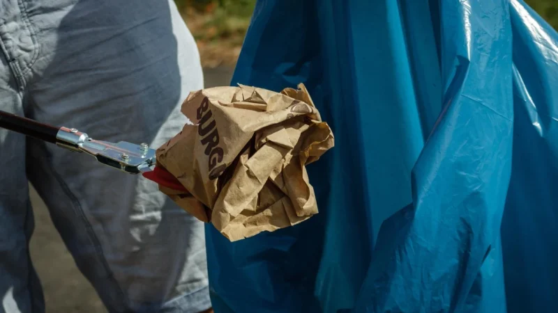 Saszetka nerka pojemna solidna pasek niebieska Beltimore B91
