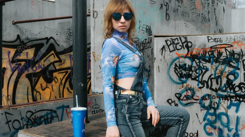 Stylowy lekki plecak damski rockowy plecaczek blogerek z kolorowymi paskami i gwiazdą – czarny