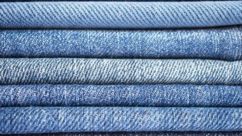 Tommy Jeans Szorty jeansowe Ethan DM0DM10305 Niebieski Relaxed Fit